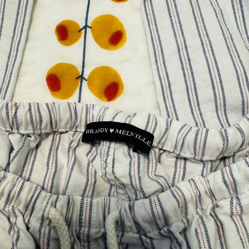 Brandy linen pants! - Picture 2 of 2